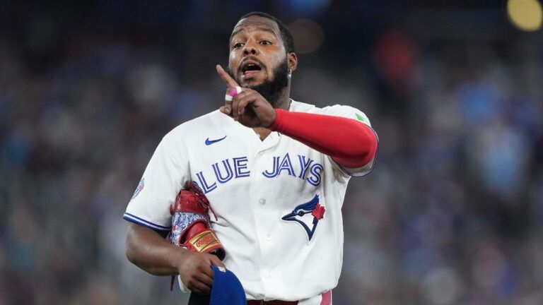 Blue Jays' Vladimir Guerrero Jr. apologizes for contract comments amid career-worst season