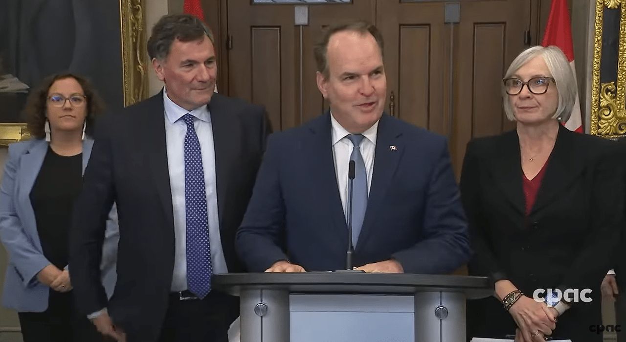 Federal bill would give labour minister power to end strikes without parliamentary vote