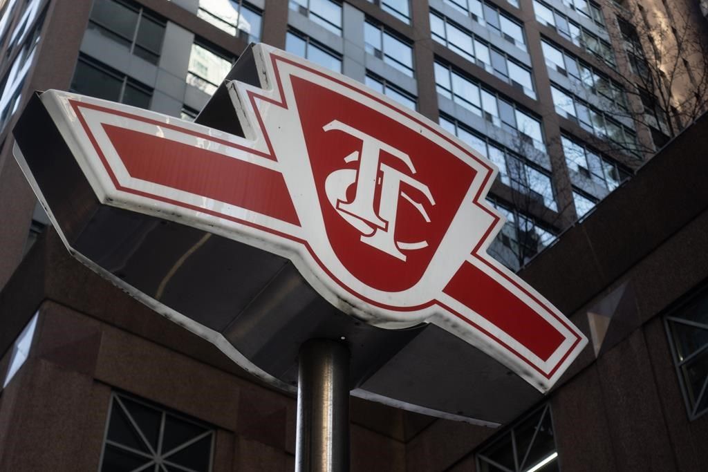 Power outage disrupts Line 2 subway service in Toronto during afternoon rush