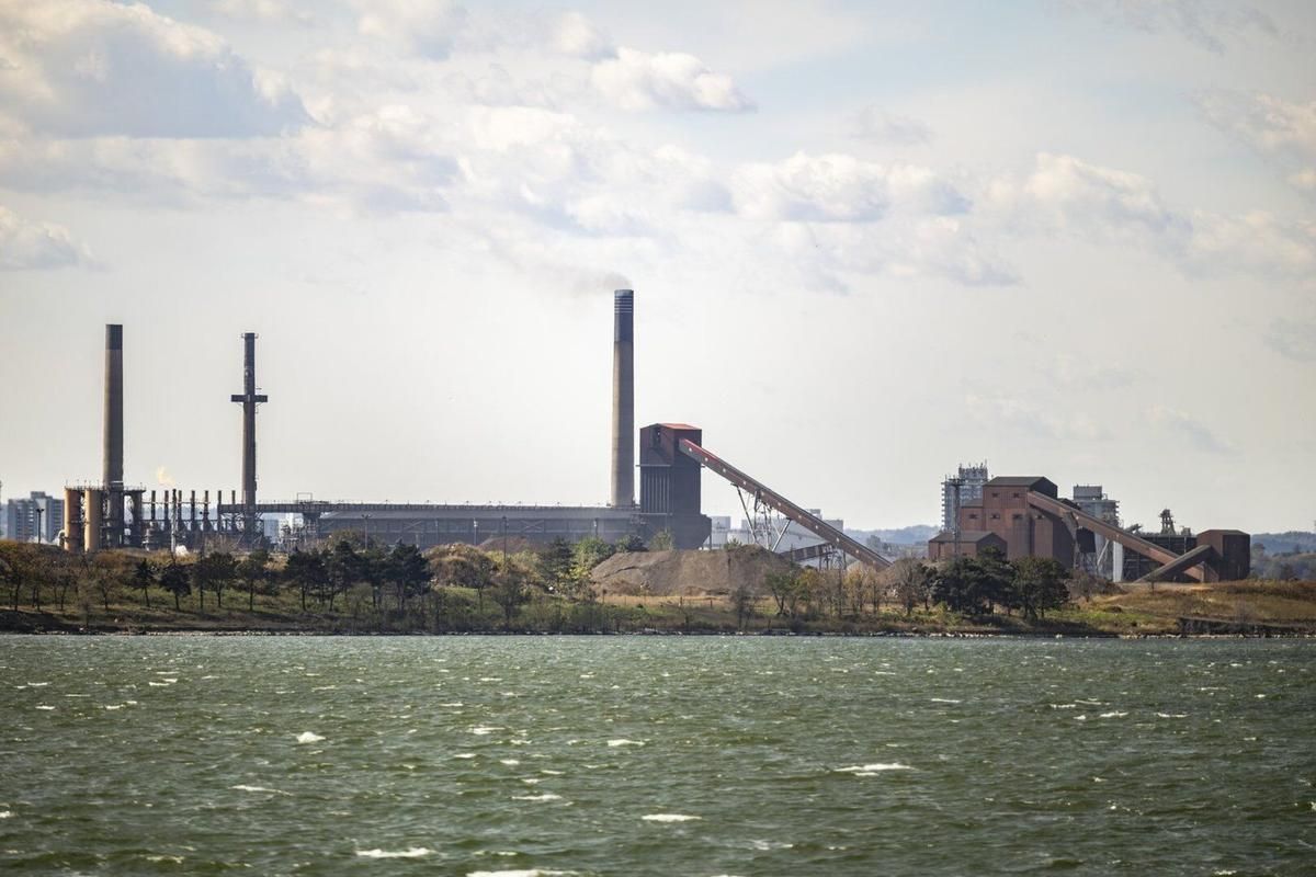 Stelco defends layoffs as steel exports to U.S. plunge, imports surge