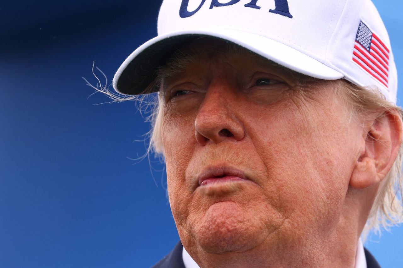 Trump Downplays AI Regulation Concerns, Emphasizes Competition with China