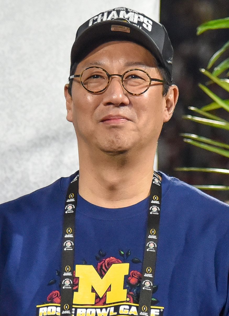 Santa Ono
