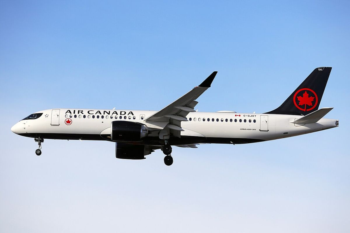 Air Canada A220-300 landing at Toronto Pearson Int'l Airport