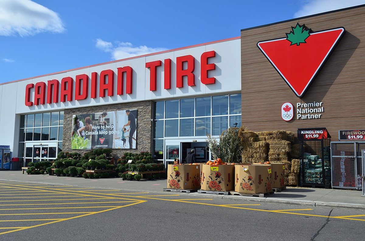 Canadian Tire - Address: 11720 Yonge St, Richmond Hill, ON L4E 0K4