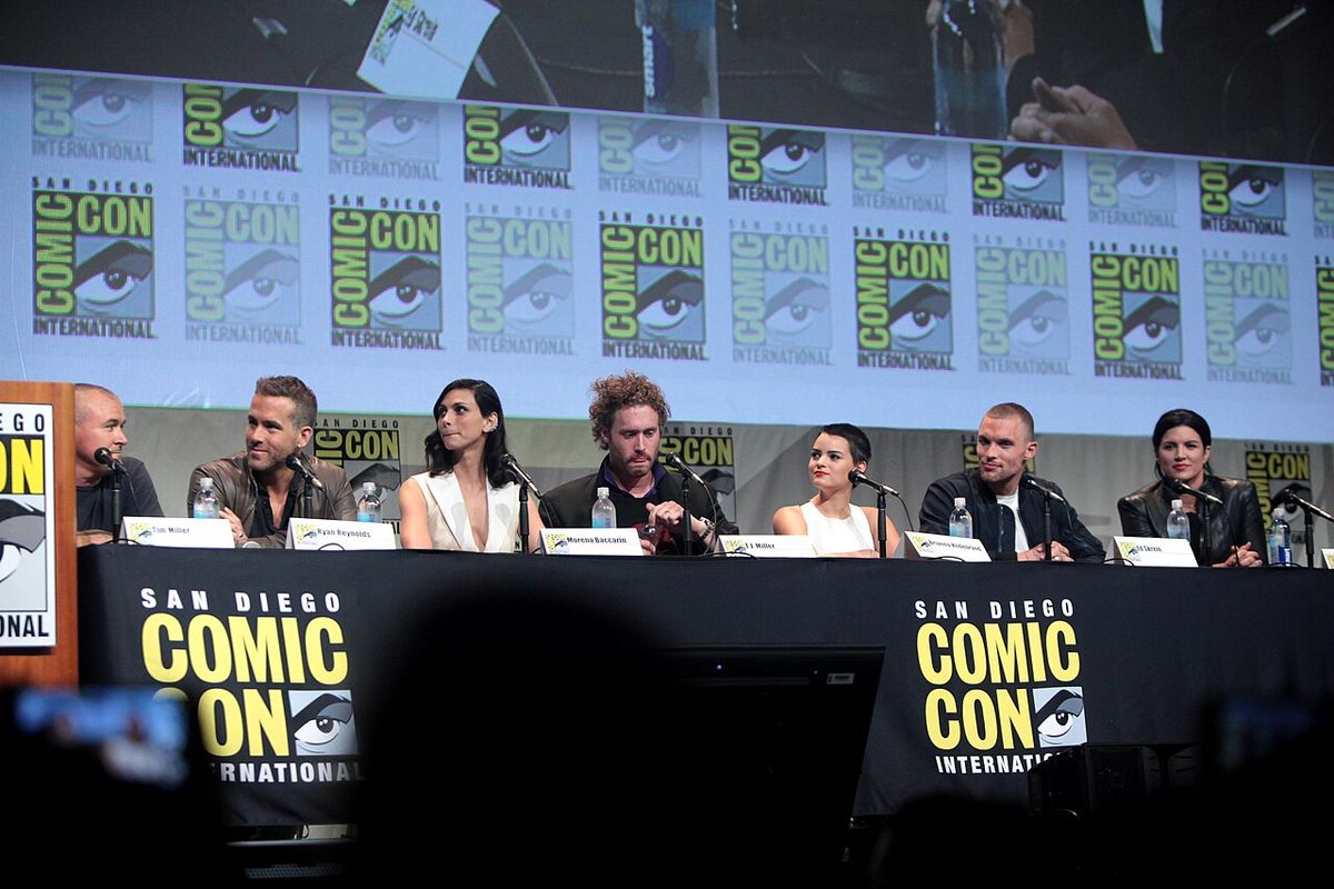 Tim Miller, Ryan Reynolds, Morena Baccarin, T.J. Miller, Brianna Hildebrand, Ed Skrein and Gina Carano speaking at the 2015 San Diego Comic-