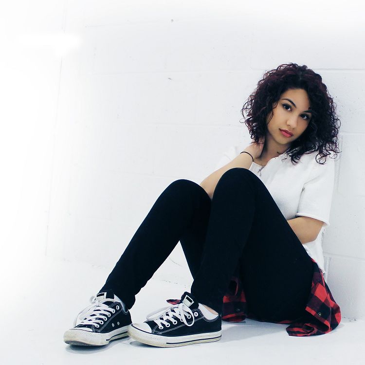 Alessia Cara press photo from 2015.